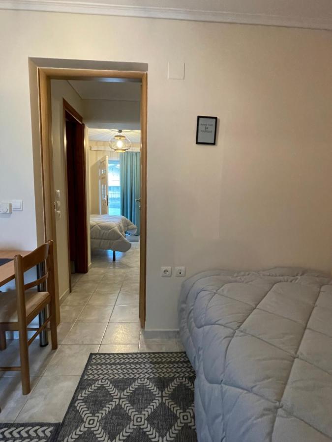 Flo'S Apartments Mesolóngion Екстериор снимка