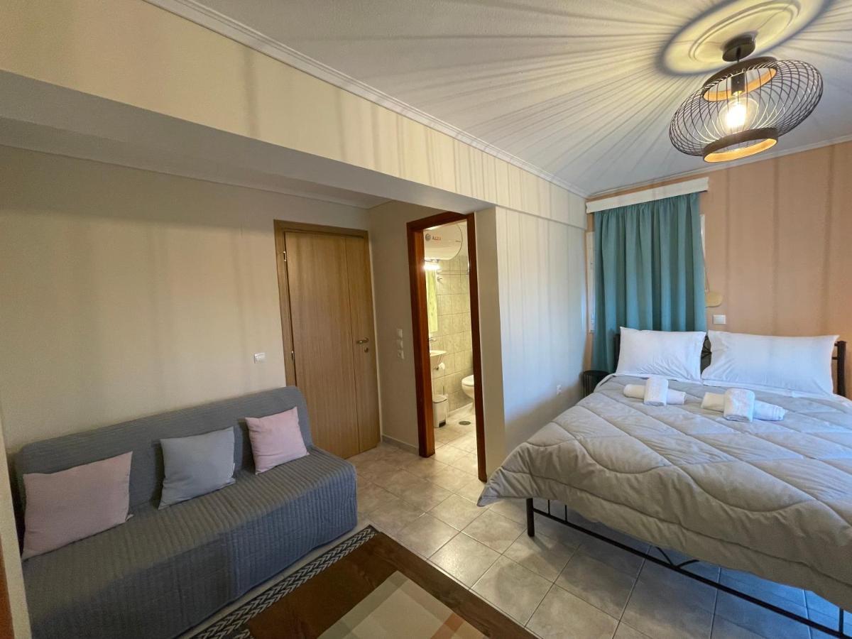Flo'S Apartments Mesolóngion Екстериор снимка